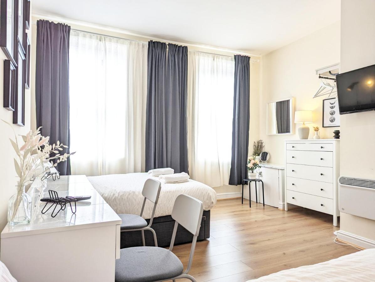 Guest Rooms In Anfiled Near Stadium, Free Parking Liverpool Exterior photo