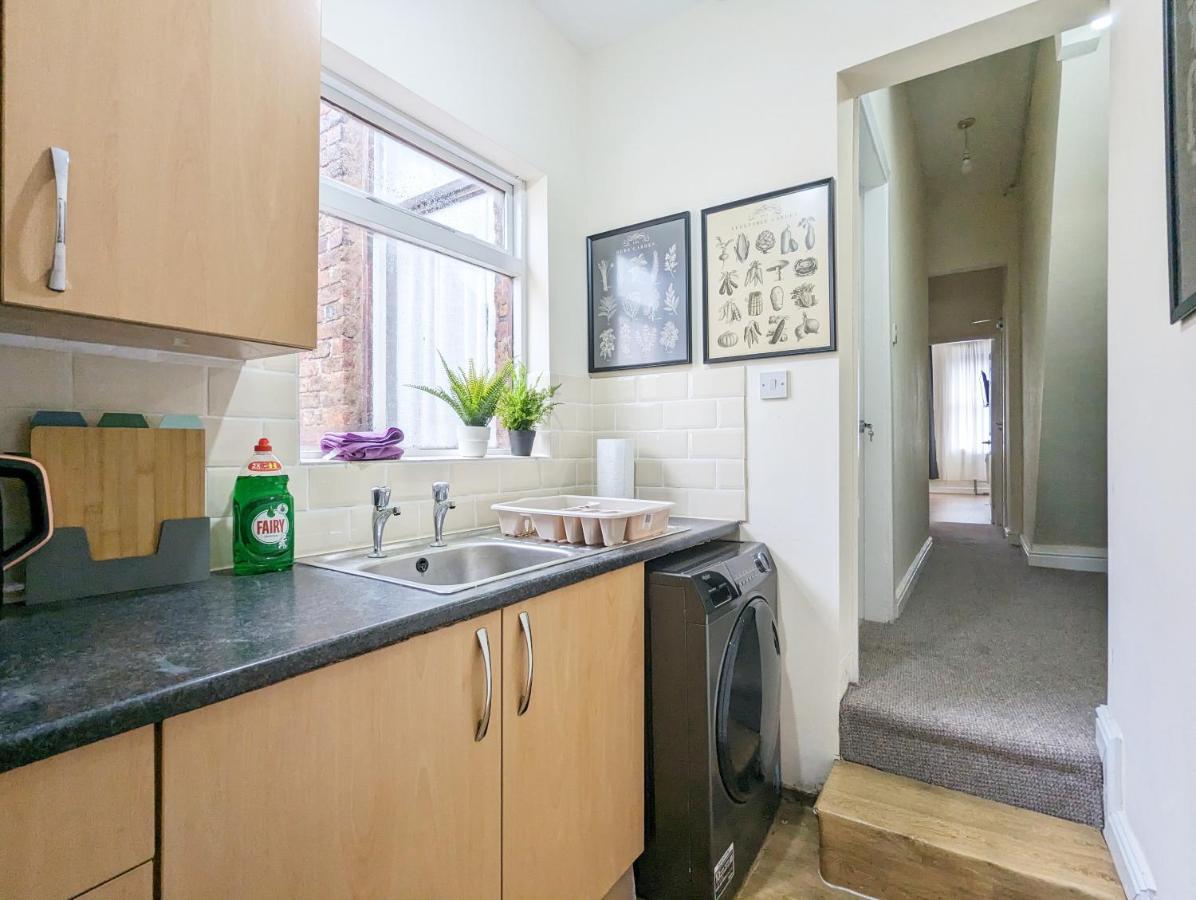 Guest Rooms In Anfiled Near Stadium, Free Parking Liverpool Exterior photo
