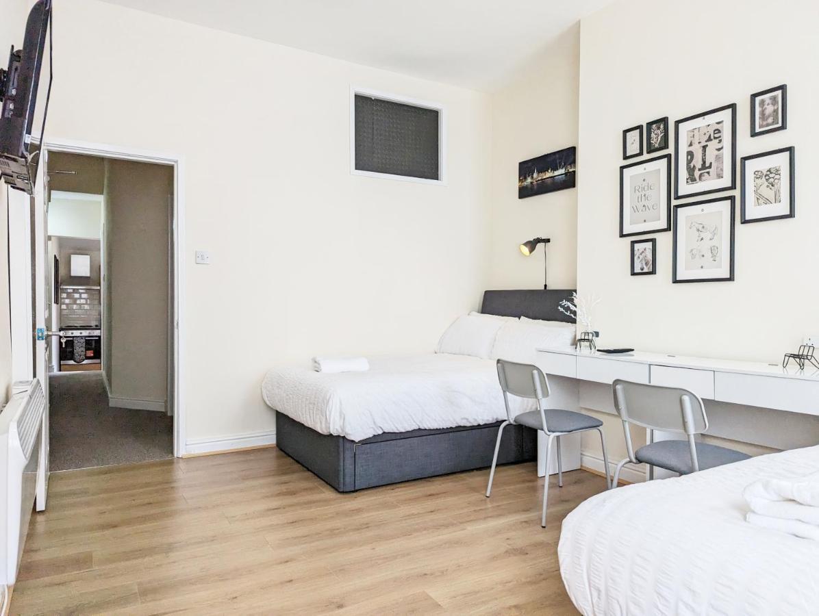 Guest Rooms In Anfiled Near Stadium, Free Parking Liverpool Exterior photo