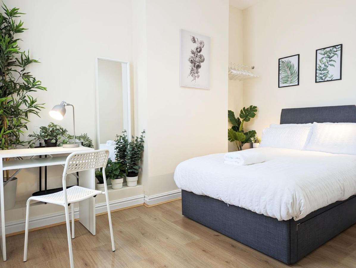 Guest Rooms In Anfiled Near Stadium, Free Parking Liverpool Exterior photo