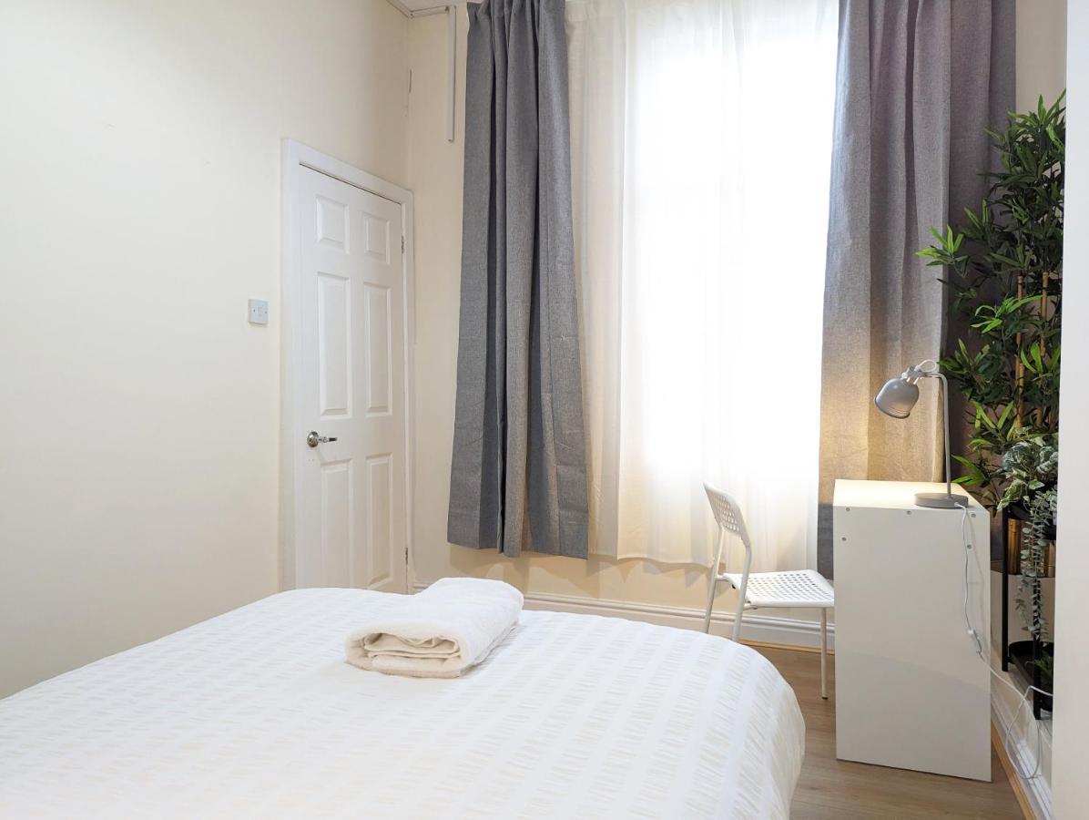 Guest Rooms In Anfiled Near Stadium, Free Parking Liverpool Exterior photo