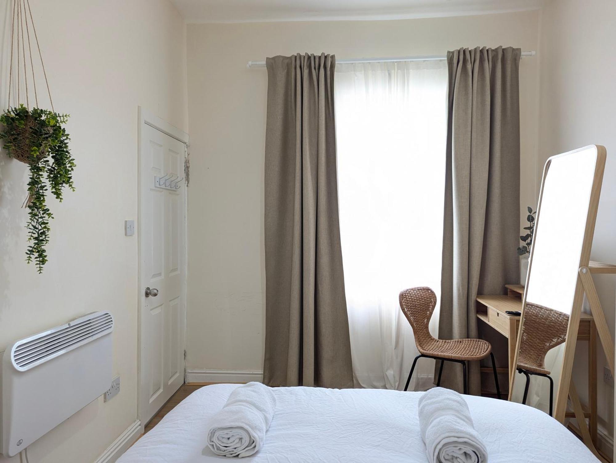 Guest Rooms In Anfiled Near Stadium, Free Parking Liverpool Exterior photo