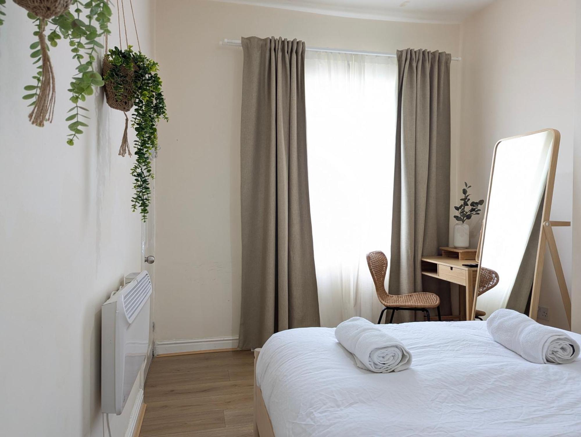 Guest Rooms In Anfiled Near Stadium, Free Parking Liverpool Exterior photo